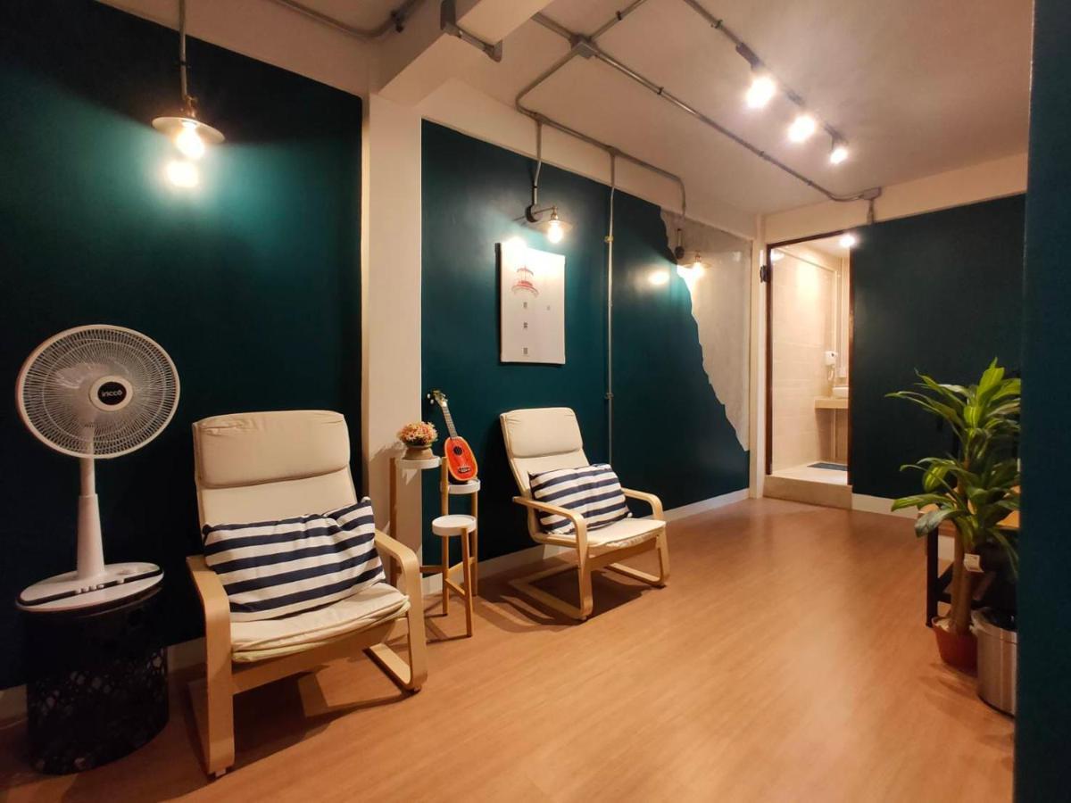 Station8 Hostel Bangkok Exterior photo